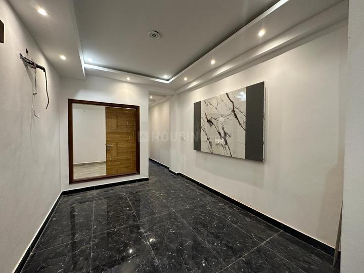 2 BHK 1000 Sqft Flat for sale at Freedom Fighters Enclave, New Delhi