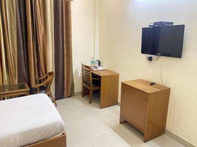 Bedroom Image of Shree radhe luxury PG  in Sector 70, Noida
