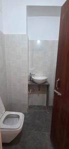 Bathroom Image of 1500 Sq.ft 3 BHK Apartment / Flat for rent in Saheed Nagar Bhubaneswar for Rs. 36000