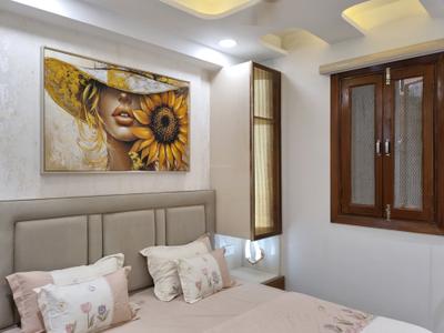 Bedroom Image of 810 Sq.ft 3 BHK Apartment / Flat for sale in Dwarka Mor New Delhi for Rs. 5500000