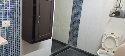 Bathroom Image of 4500 Sq.ft 4 BHK Builder Floor for rent in New Friends Colony New Delhi for Rs. 200000