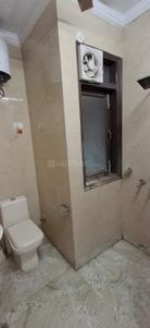 Bathroom Image of 550 Sq.ft 1 BHK Builder Floor for rent in Subhash Nagar New Delhi for Rs. 20000