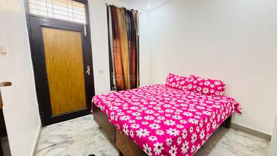 Bedroom Image of 750 Sq.ft 2 BHK Builder Floor for sale in Mayur Vihar Phase 1 New Delhi for Rs. 5500000