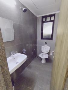 Bathroom Image of 2885 Sq.ft 4 BHK Apartment / Flat for rent in Happy Home Happy Glorious Phase 2, Vesu Surat for Rs. 45000