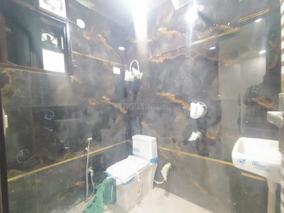 Bathroom Image of 900 Sq.ft 2 BHK Apartment / Flat for rent in Saket New Delhi for Rs. 25000