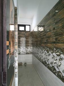 Common Bathroom Image of 900 Sq.ft 3 BHK Builder Floor for sale in DLF Ankur Vihar Ghaziabad for Rs. 3390569
