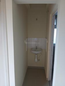 Bathroom Image of 429 Sq.ft 1.5 BHK Apartment / Flat for sale in Mahindra Happinest, Paranur Chennai for Rs. 4200000