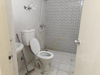 Bathroom Image of 530 Sq.ft 1 BHK Apartment / Flat for rent in Gaurs 14th Avenue, Noida Extension Greater Noida for Rs. 16500