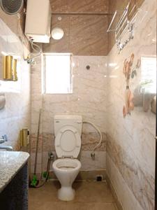 Common Bathroom Image of 1500 Sq.ft 3 BHK Apartment / Flat for rent in Haltu Kolkata for Rs. 26000