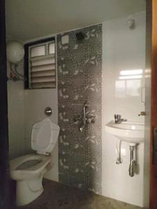 Common Bathroom Image of 566 Sq.ft 1 BHK Apartment / Flat for rent in Thakur Galaxy, Boisar Mumbai for Rs. 8500