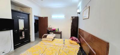 Bedroom Image of White House Girls PG in DLF Phase 3, Gurgaon