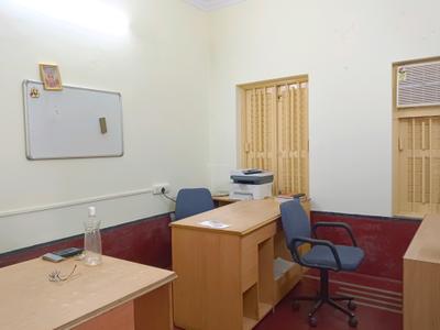 Bedroom Image of 1200 Sq.ft 2 BHK Builder Floor for sale in Kalighat Kolkata for Rs. 9000000