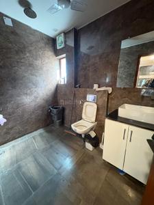 Bathroom Image of 1250 Sq.ft 3 BHK Apartment / Flat for sale in Paschim Vihar New Delhi for Rs. 21100000