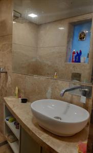 Bathroom Image of 1600 Sq.ft 3 BHK Apartment / Flat for sale in Swaraj Homes Sealine Apartment, Bandra West Mumbai for Rs. 42500000