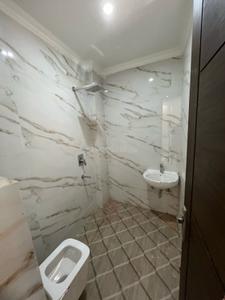 Bathroom Image of 1090 Sq.ft 2 BHK Builder Floor for rent in Saket New Delhi for Rs. 25000
