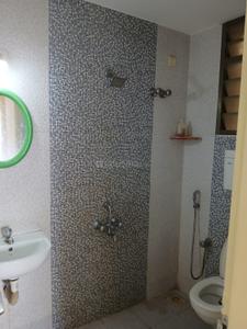 Bathroom Image of 600 Sq.ft 1 BHK Apartment / Flat for rent in Pumpwell Mangalore for Rs. 15000