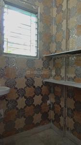 Bathroom Image of 650 Sq.ft 2 BHK Apartment / Flat for rent in Bansdroni Kolkata for Rs. 10000
