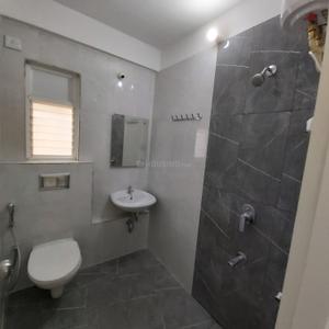 Bathroom Image of 850 Sq.ft 2 BHK Apartment / Flat for rent in Indis VB City, Bolarum Secunderabad for Rs. 24500