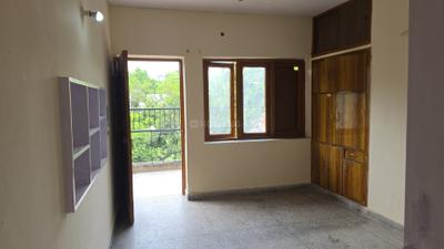 Bedroom Image of 1000 Sq.ft 2 BHK Builder Floor for rent in Safdarjung Enclave New Delhi for Rs. 38000