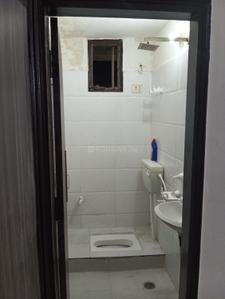 Bathroom Image of 900 Sq.ft 2 BHK Builder Floor for rent in Shahberi Greater Noida for Rs. 13000