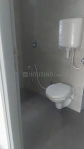 Bathroom Image of 700 Sq.ft 1 BHK Apartment / Flat for sale in Marigold Aangan, Mulund West Mumbai for Rs. 11000000