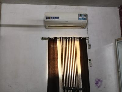 Bedroom Image of 1000 Sq.ft 3 BHK Apartment / Flat for rent in Naranpura Ahmedabad for Rs. 36000