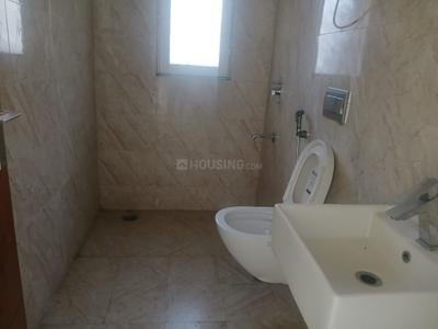 Bathroom Image of 2185 Sq.ft 3.5 BHK Apartment / Flat for sale in Sunworld Arista, Sector 168 Noida for Rs. 29000000