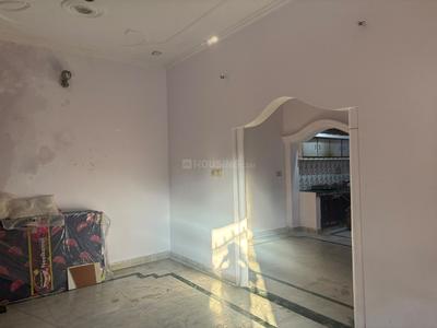 Bedroom Image of 800 Sq.ft 2 BHK Builder Floor for rent in Phool Bagh Colony Lucknow for Rs. 9000