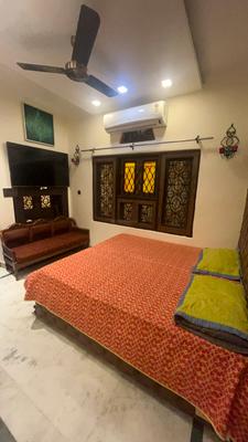 Bedroom Image of 1300 Sq.ft 2 BHK Apartment / Flat for rent in Lajpat Nagar New Delhi for Rs. 69000