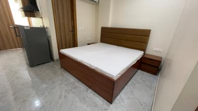 Bedroom Image of 1000 Sq.ft 1 BHK Builder Floor for rent in Sector 27 Gurgaon for Rs. 35000