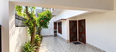 Balcony Image of 1850 Sq.ft 4 BHK Independent House for rent in Krishna Nagar Lucknow for Rs. 30000