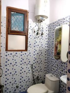 Common Bathroom Image of 1500 Sq.ft 3 BHK Apartment / Flat for sale in Sector 6 Dwarka New Delhi for Rs. 24500000