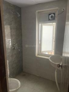 Bathroom Image of 800 Sq.ft 2 BHK Apartment / Flat for rent in Amrapali Dream Valley 2, Noida Extension Greater Noida for Rs. 18500