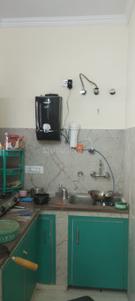 Kitchen Image of 975 Sq.ft 1 BHK Builder Floor for rent in Kanwali Dehradun for Rs. 9000