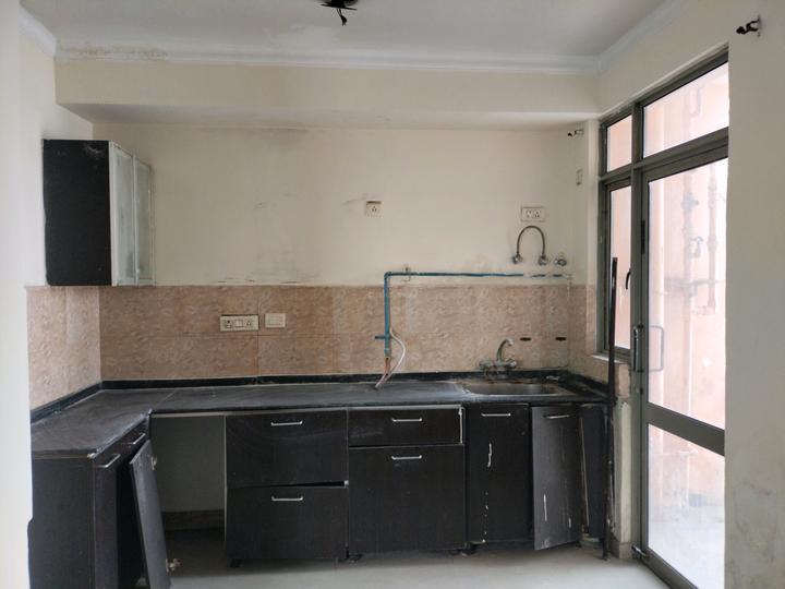 Amrapali Pan Oasis Main Image 1