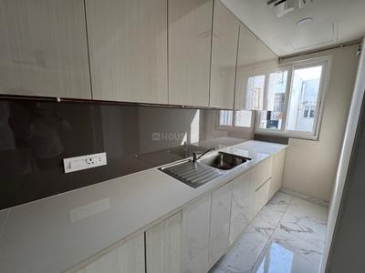 Kitchen Image of 1600 Sq.ft 2.5 BHK Builder Floor for rent in Central Park Cerise Floors, Sector 33 Sohna for Rs. 32000
