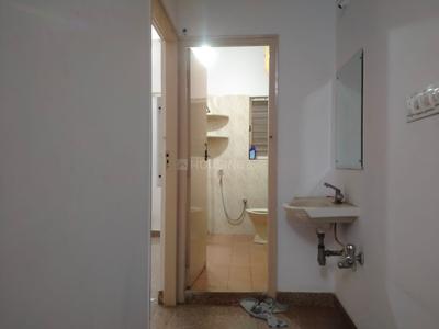 Bathroom Image of 1050 Sq.ft 2 BHK Builder Floor for rent in Domlur Layout Bengaluru for Rs. 35000