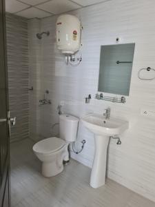 Bathroom Image of 2152 Sq.ft 3 BHK Builder Floor for rent in Gomti Nagar Lucknow for Rs. 30000