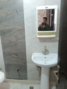 Bathroom Image of 2100 Sq.ft 3 BHK Independent House for rent in Sector 46 Faridabad for Rs. 30000
