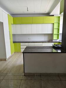 Kitchen Image of 2700 Sq.ft 3 BHK Builder Floor for rent in Gulmohar Garden, Sector 44 Noida for Rs. 100000