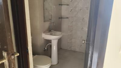 Image of 1750 Sq.ft 3.5 BHK Apartment / Flat for rent in Divine Meadows, Sector 108, Noida for Rs. 35000