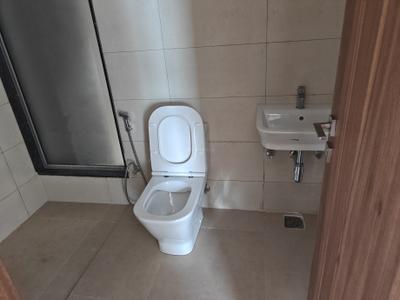 Image of 975 Sq.ft 2 BHK Apartment / Flat for rent in Godrej The Suites, Jaypee Greens, Greater Noida for Rs. 38000