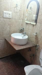 Bathroom Image of 1350 Sq.ft 3 BHK Builder Floor for sale in Janakpuri New Delhi for Rs. 25000000