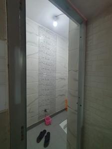 Bathroom Image of 900 Sq.ft 2 BHK Apartment / Flat for rent in DDA Una Enclave, Mayur Vihar II New Delhi for Rs. 45000