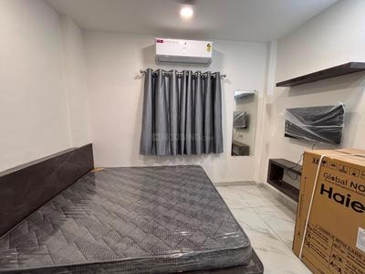 Bedroom Image of 450 Sq.ft 1 RK Studio for rent in L I G Colony Indore for Rs. 13599