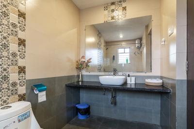 Bathroom Image of 1200 Sq.ft 2 BHK Apartment / Flat for sale in Siolim Goa for Rs. 17500000