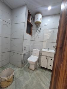 Bathroom Image of 1350 Sq.ft 3 BHK Builder Floor for rent in Chhattarpur New Delhi for Rs. 25500