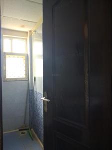 Common Bathroom Image of 1250 Sq.ft 3 BHK Apartment / Flat for sale in Gardenia Golf City, Sector 75 Noida for Rs. 10800400