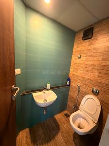 Bathroom Image of 450 Sq.ft 1 BHK Apartment / Flat for rent in Lodha Crown, Thane West Thane for Rs. 23999
