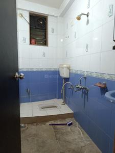 Bathroom Image of 800 Sq.ft 2 BHK Independent House for rent in Karve Nagar Pune for Rs. 30000